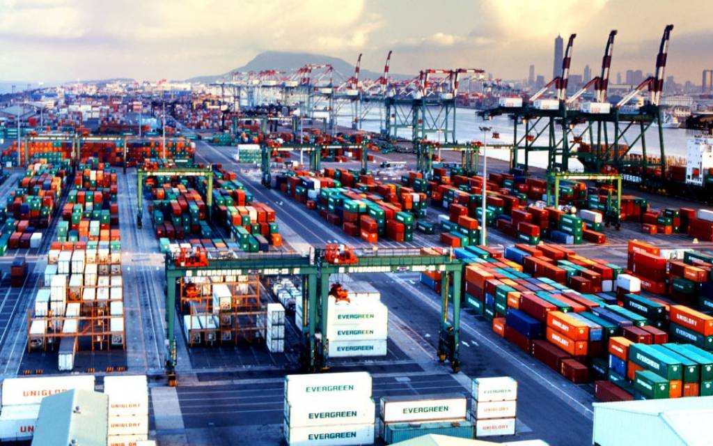 Developing the logistics market: Enterprises take the initiative, the State supports it